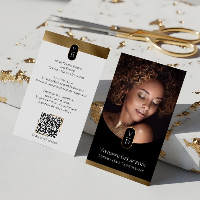 Cartão De Visita Luxury Modern Gold Monogram Hair Stylist Salon (Luxury Modern Gold Monogram Hair Stylist Salon Business Card)