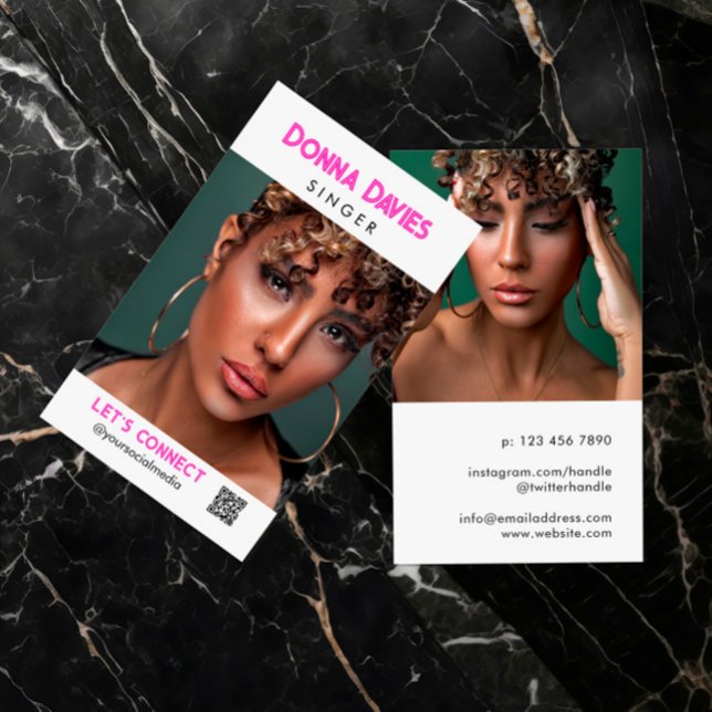 Cartão De Visita Magenta Name Model Singer Headshot Atriz Código QR (Criador carregado)