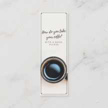 Com um marcador de livro