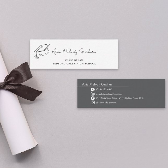 Cartão De Visita Mini Modern Handwritten Script Graduate Name Card (Criador carregado)