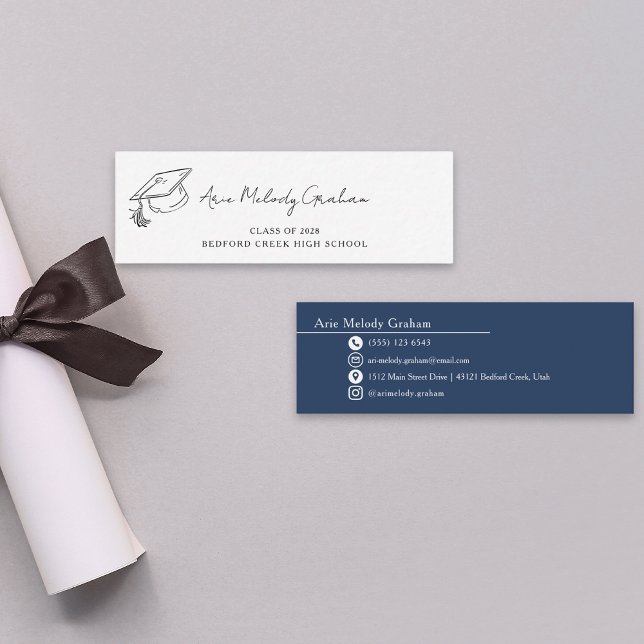 Cartão De Visita Mini Modern Handwritten Script Graduate Name Card (Criador carregado)