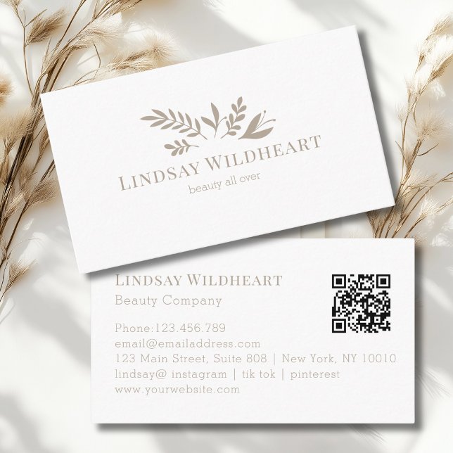 Cartão De Visita Minimal Floral White Botanical Beauty QR Code (Minimal Floral White Botanical Beauty QR Code Business Card)