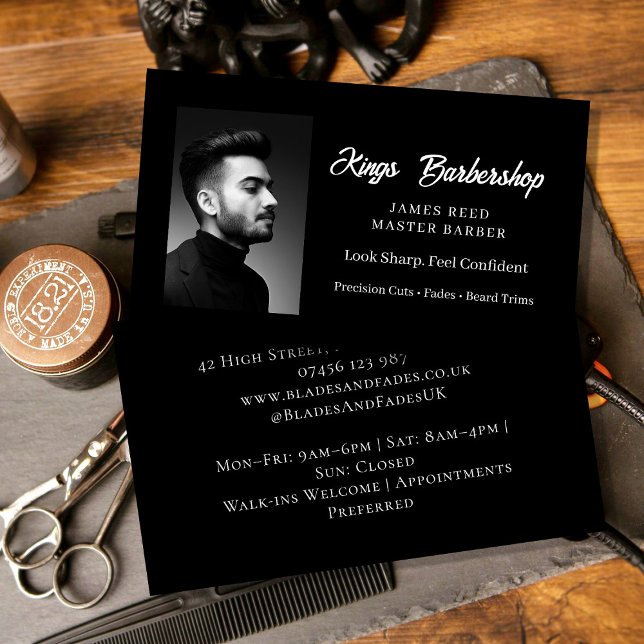 Cartão De Visita Modern Barber Shop Business Card | Men’s Haircut  (Criador carregado)