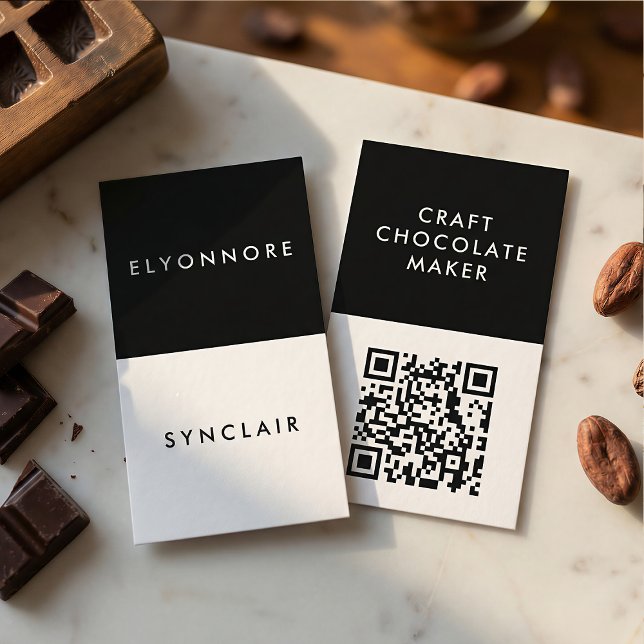 Cartão De Visita Modern Black White Craft Chocolate Maker QR Code (Criador carregado)