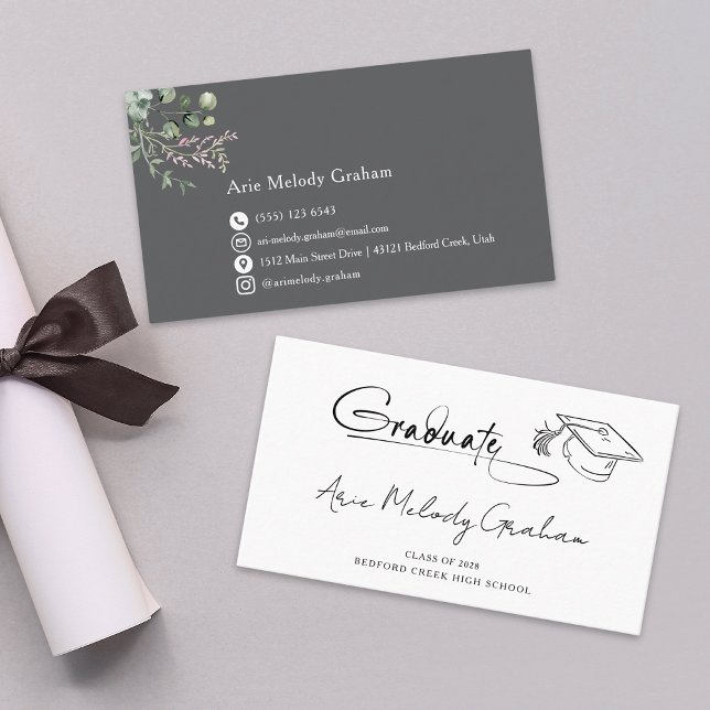Cartão De Visita Modern Handwritten Script Graduate Name Card (Criador carregado)