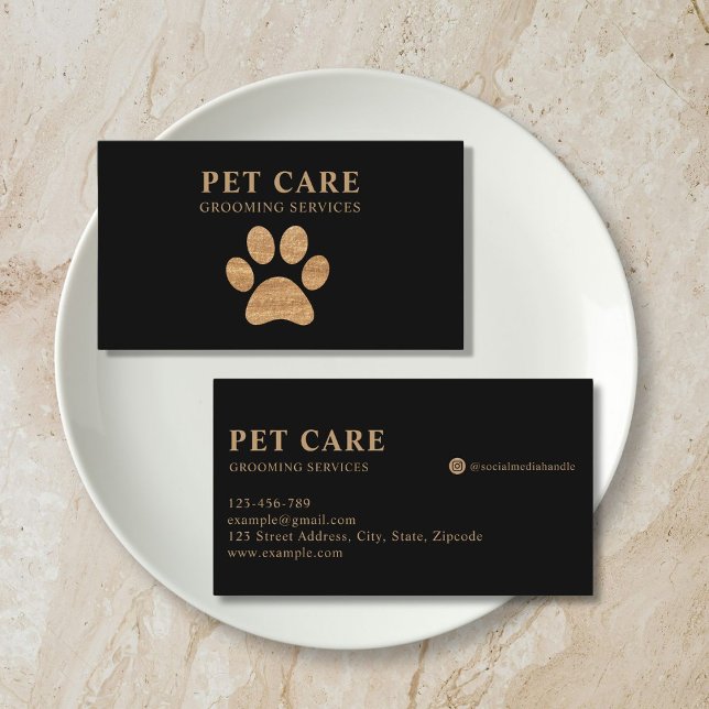 Cartão De Visita Modern Luxury Golden Black Paw Pet Grooming (modern black gold paw pet grooming business card)