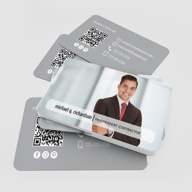 Cartão De Visita Modern Minimal QR Code Photo Contact Card (Professional photo contact card with QR code, sleek gray layout and modern branding)