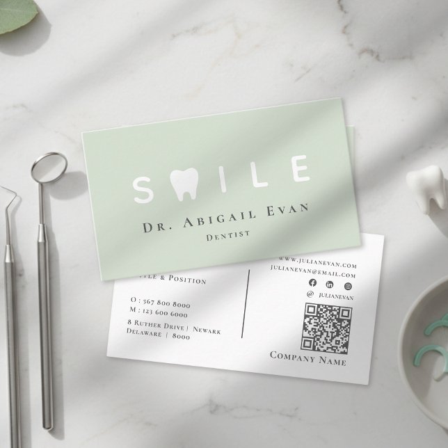 Cartão De Visita Modern Tooth Icon Professional Sage Green Dentist (Modern Tooth Icon Professional Sage Green Dentist Business Card)