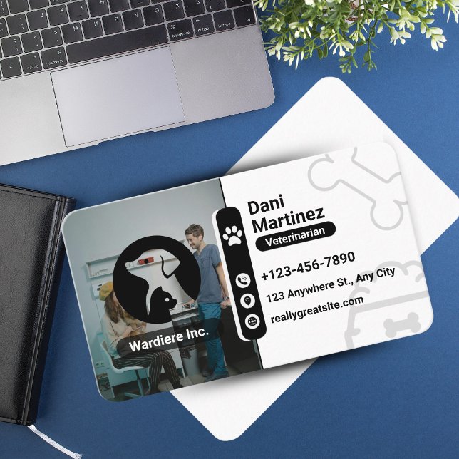 Cartão De Visita Modern Vet Animal Hospital – Black & White  (Modern Vet Animal Hospital Business Card – Black & White)