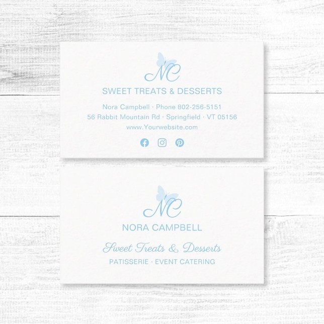 Cartão De Visita Monograma de Script Elegante Borboleta Azul-Bebê-C (Modern, elegant baby blue typography, butterfly monogram business card with social media icons.)
