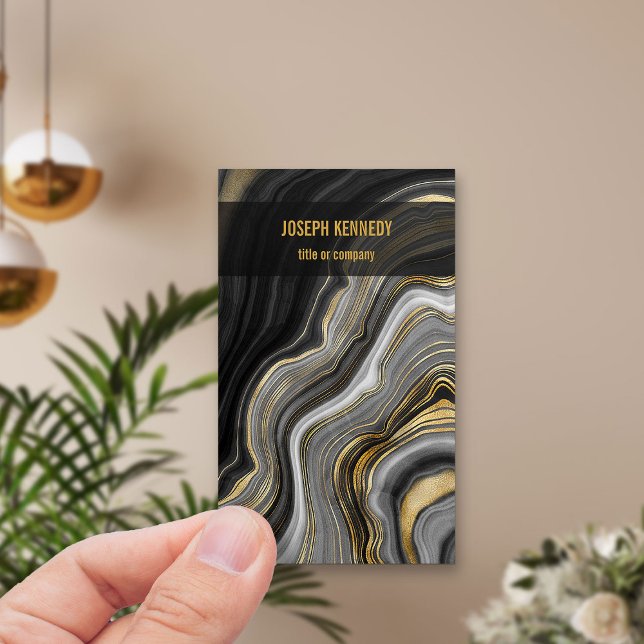 Cartão De Visita Na moda Agate preto e Dourado vertical (Vertical business card with black gold and grey agate pattern)