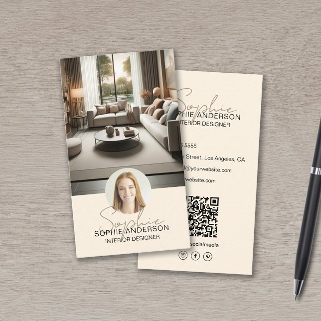 Cartão De Visita Nome do Script do Designer Interior Fotografia QR  (Interior Designer Script Name Photo QR Cream Business Card)