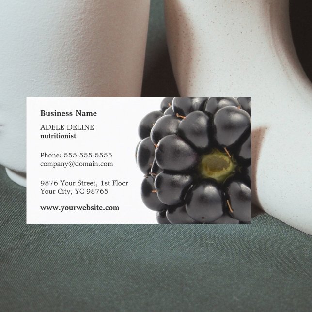 Cartão De Visita Nutricionista Moderno Único Blackberry Fruta (Criador carregado)