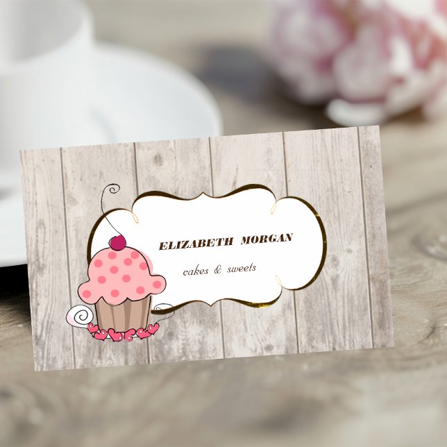 Cartão De Visita Padaria Romântica de Cupcake, Textura de Madeira (Criador carregado)