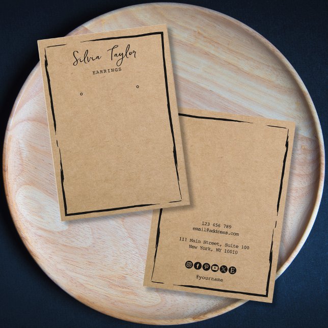 Cartão De Visita papel de artesanato simples Tocando quadro exibiçã (earring display card with kraft paper background and hand drawn frame)