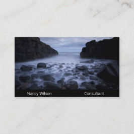 Cartão De Visita Pebolhas e Rochas ao longo da costa oceânica