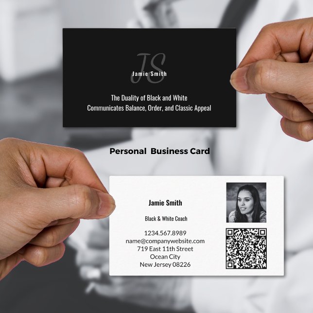 Cartão de visita pessoal preto e branco da foto (Photo Black and White Personal Business Card with Photo, Initials, QR code, Tagline)