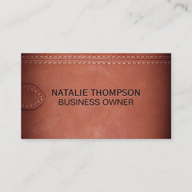 Cartão De Visita Pista de Couro Castanho Stitando Fundo (Frente)