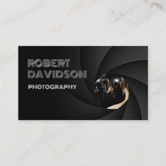 Cartão De Visita Preto Simples A Placa Fotógrafa De Foco Da Lente (Frente)