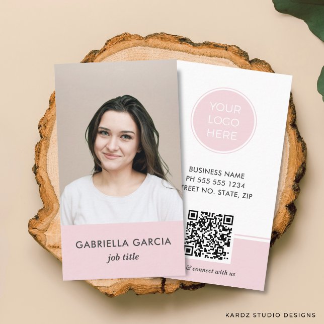 Cartão de Visita Profissional com Código QR e Logo (Front and back of the business card are shown in standard size. Choose size, corner + paper style.)