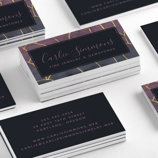Cartão De Visita Profissional Dourado Roxo Moderno (Stacked Chic Purple & Gold Abstract Art Professional Business Card—Front & Back)