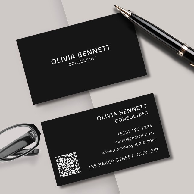 Cartão De Visita QR Simples Preto Moderno (Modern and minimal, black business cards perfect for any professional. Customize with QR code.)