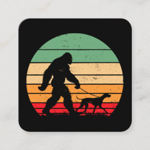 Cartão De Visita Quadrado Bigfoot Caminhando com Pointer Alemão de Cabelo Cu
