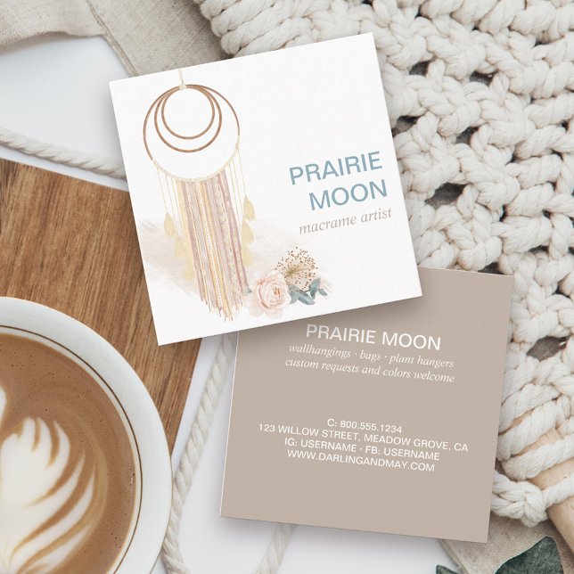 Cartão De Visita Quadrado Enfeite de Parede em Macrame de Aquarela Boho Chic (Macrame wallhanging boho feminine square business card in neutral color story)