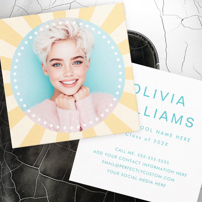 Cartão De Visita Quadrado Foto de formatura de estudante de explosão solar d (Fresh trendy sunburst student graduation photo square business card)