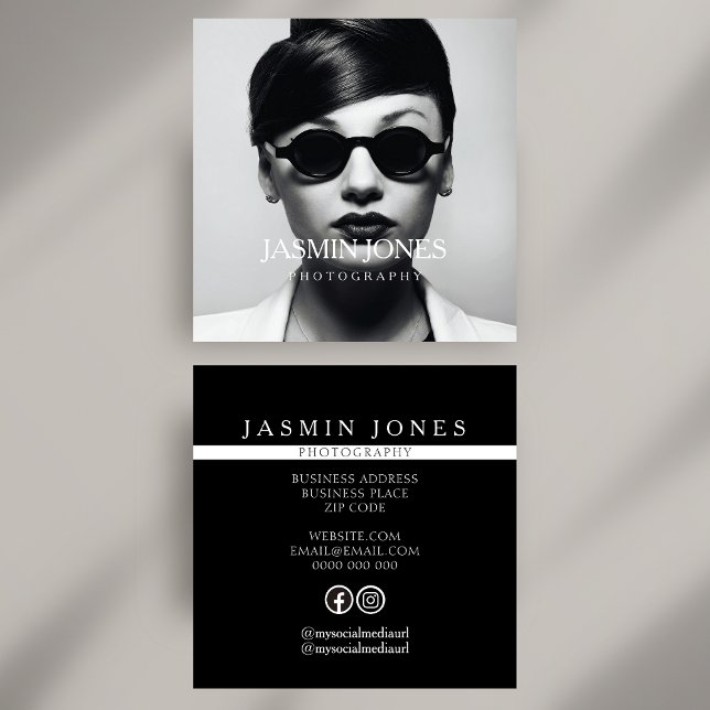 Cartão De Visita Quadrado Foto de mídia social branca e negra (Bold Black and White Social Media Photo Square Business Card)