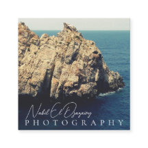 fotografia moderna minimalista de praia rochosa