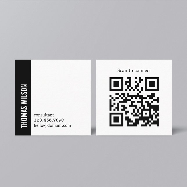 Cartão De Visita Quadrado Modern Clean Bold Black White Consultant QR code (Criador carregado)