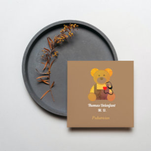 Cartão De Visita Quadrado Pediatra - ursinho laranja - praça estetoscópica