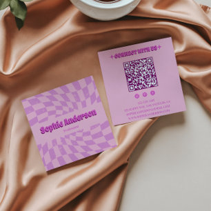 Cartão De Visita Quadrado Rosa Retro Groovy Ondulado Xadrez com Código QR