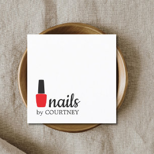 Cartão De Visita Quadrado Unhas vermelhas brancas elegantes mínimas
