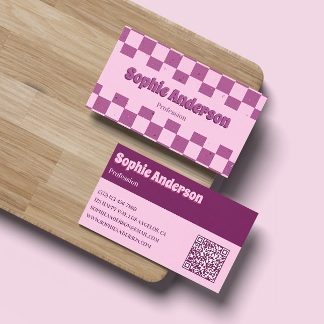 Cartão De Visita Retro Pink & Purple Checkerboard with QR Code (Criador carregado)