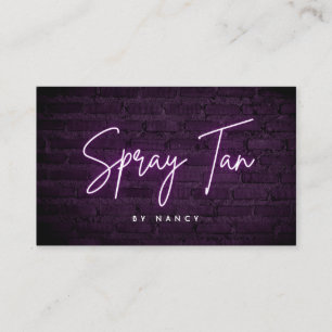 Cartão De Visita Roxo Neon Spray Tan Na Parede De Brick