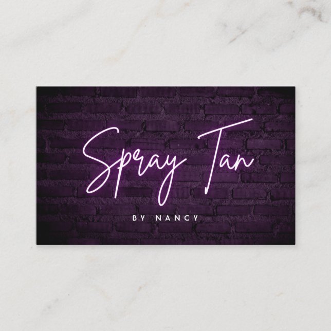 Cartão De Visita Roxo Neon Spray Tan Na Parede De Brick (Frente)