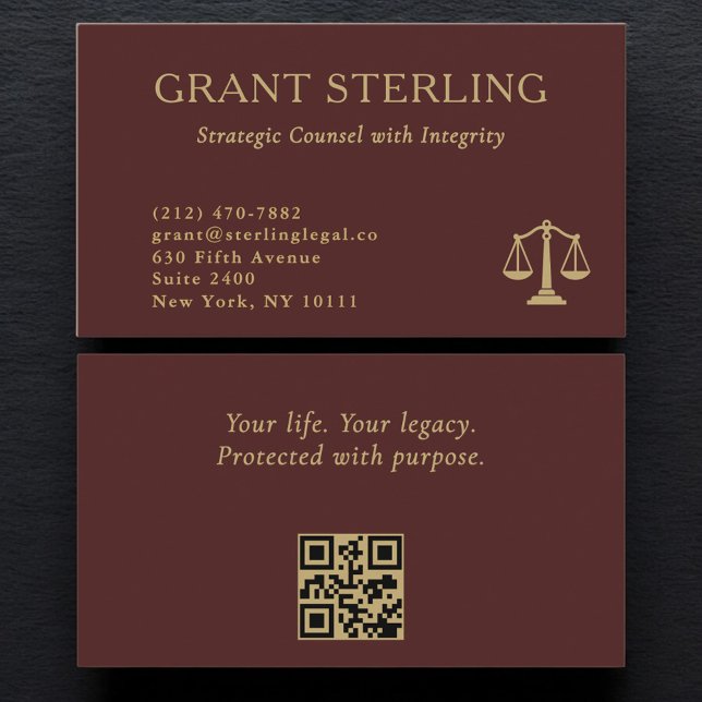 Cartão De Visita Scales of Justice Burgundy Gold Legal QR Code  (Criador carregado)