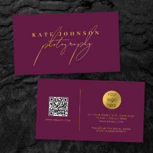 Cartão De Visita Script Dourado Burgundy Código QR Mídia Social