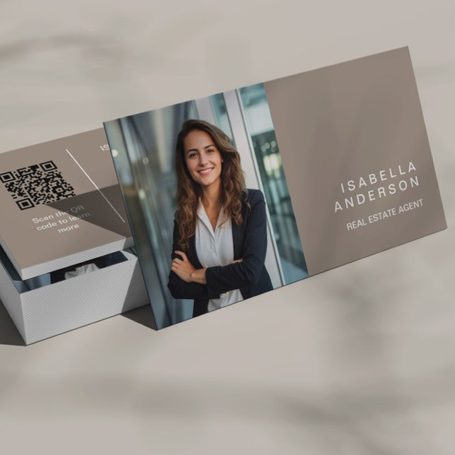 Cartão De Visita Taupe Modern Imobiliário Foto Profissional QR (Criador carregado)