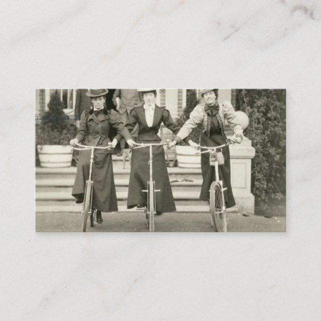 Cartão De Visita Três mulheres em bicicletas, início dos anos 1900 (Frente)