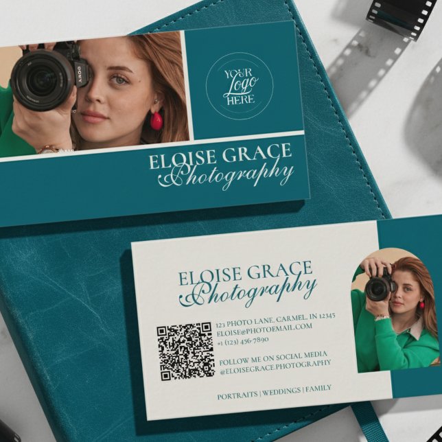 Cartão De Visita Turquoise Modern Photo Photographer QR Code (This modern business card features horizontal headshot photo and qr code!)