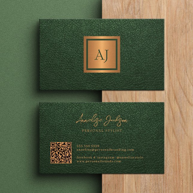 Cartão De Visita Unique modern bold monogram QR code gold green (Criador carregado)