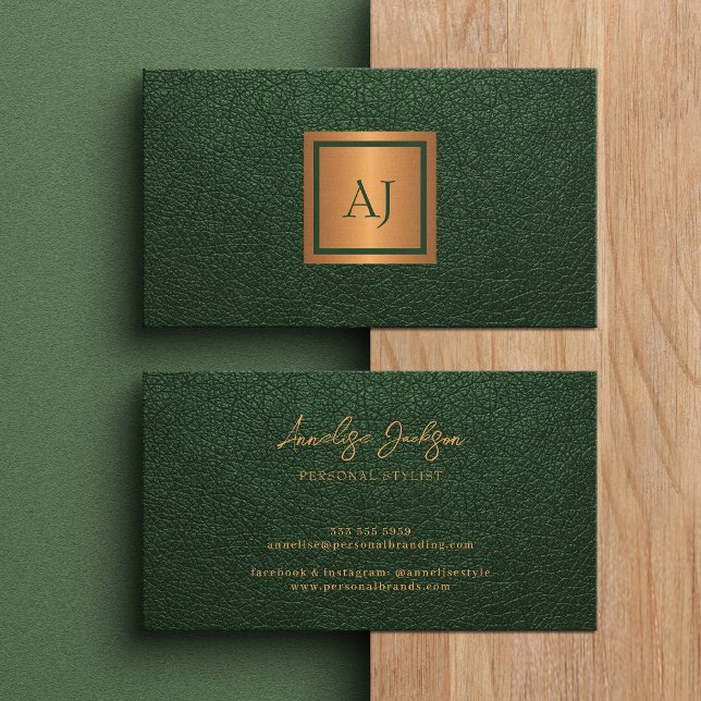 Cartão De Visita Unique modern monogram professional gold green (Criador carregado)