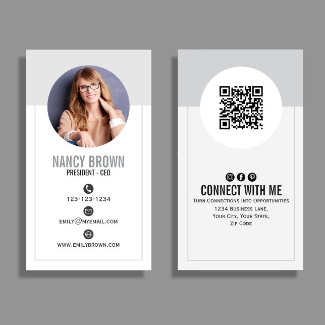 Cartão de Visita Vertical com Código QR de Foto Mo (Modern vertical business card featuring a clean photo layout with bold name typography. )