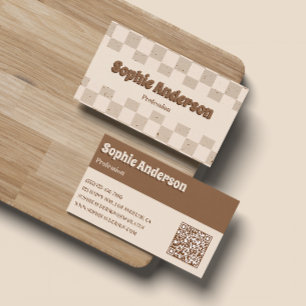 Cartão De Visita Xadrez Elegante Bege e Marrom com Código QR