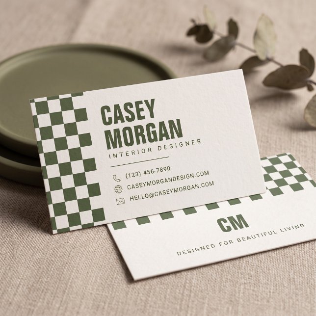 Cartão De Visita Xadrez Verde Salgueiro Moderno (Simulated business cards on table)