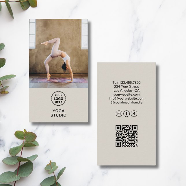 Cartão De Visita Yoga Instructor Teacher Custom Logo Photo QR (Yoga Instructor Teacher Custom Logo Photo QR Business Card)