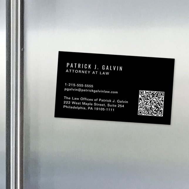 Cartão De Visitas Magnético Código QR Profissional Minimal Preto (Capture attention, make connections, and leave a lasting impression with our QR business card magnet)